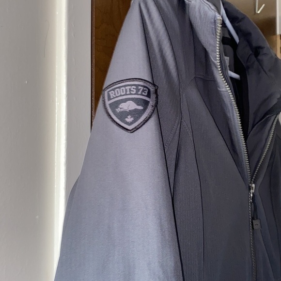 SOLD Women's Northlake Roots 73  Insulated Jacket with Removable Hood - Picture 3 of 11